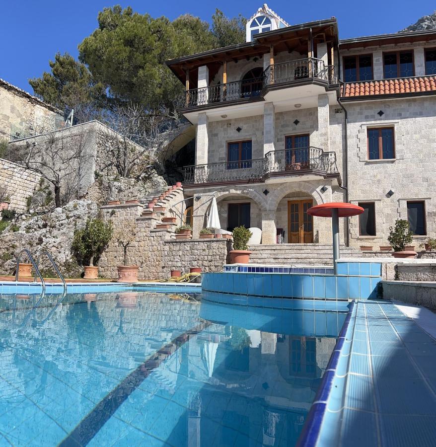 Villa Celaj “The Castle” Krujë Екстериор снимка