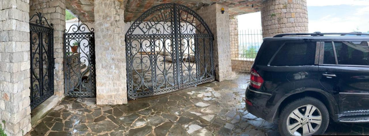 Villa Celaj “The Castle” Krujë Екстериор снимка
