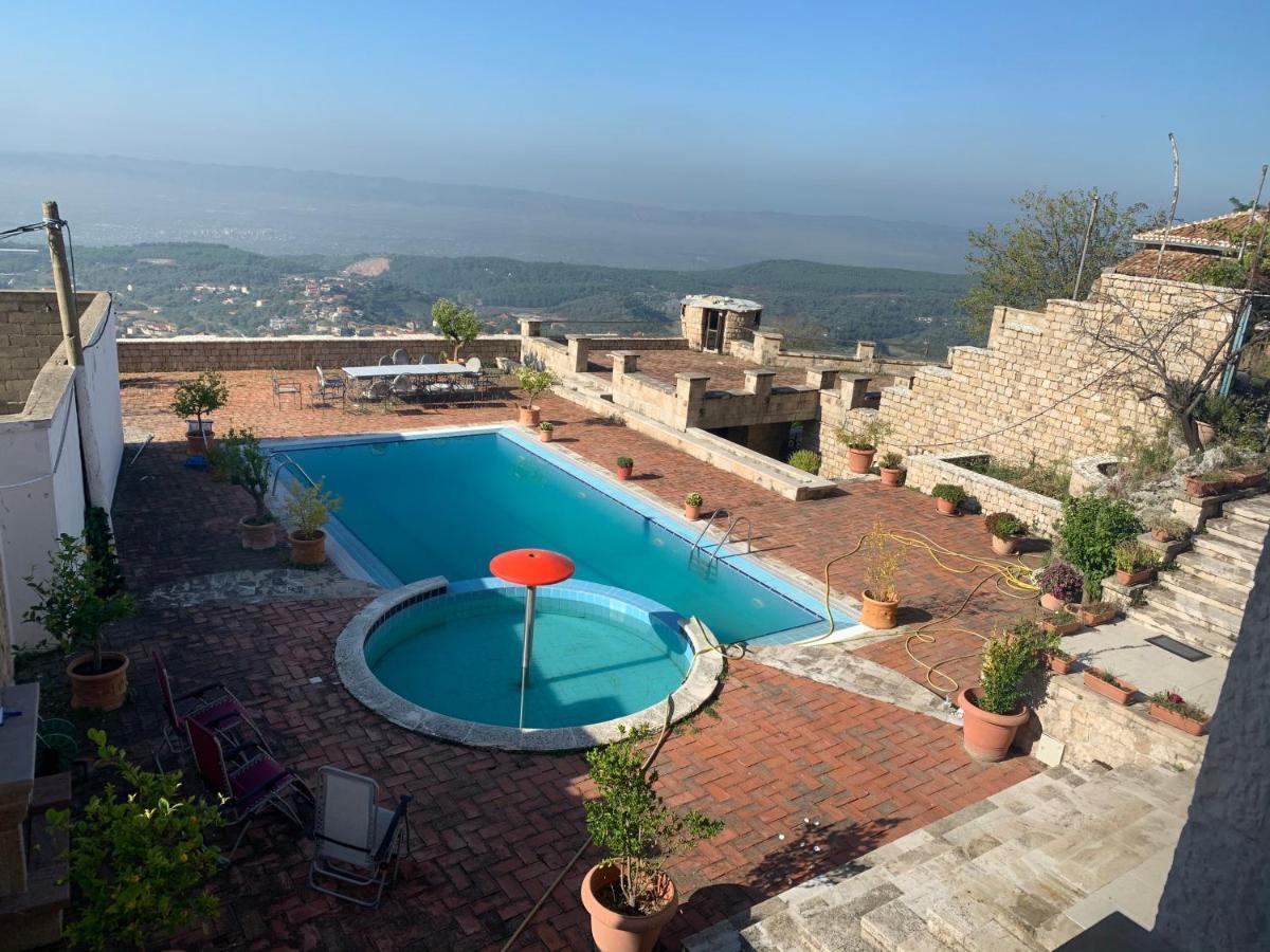 Villa Celaj “The Castle” Krujë Екстериор снимка