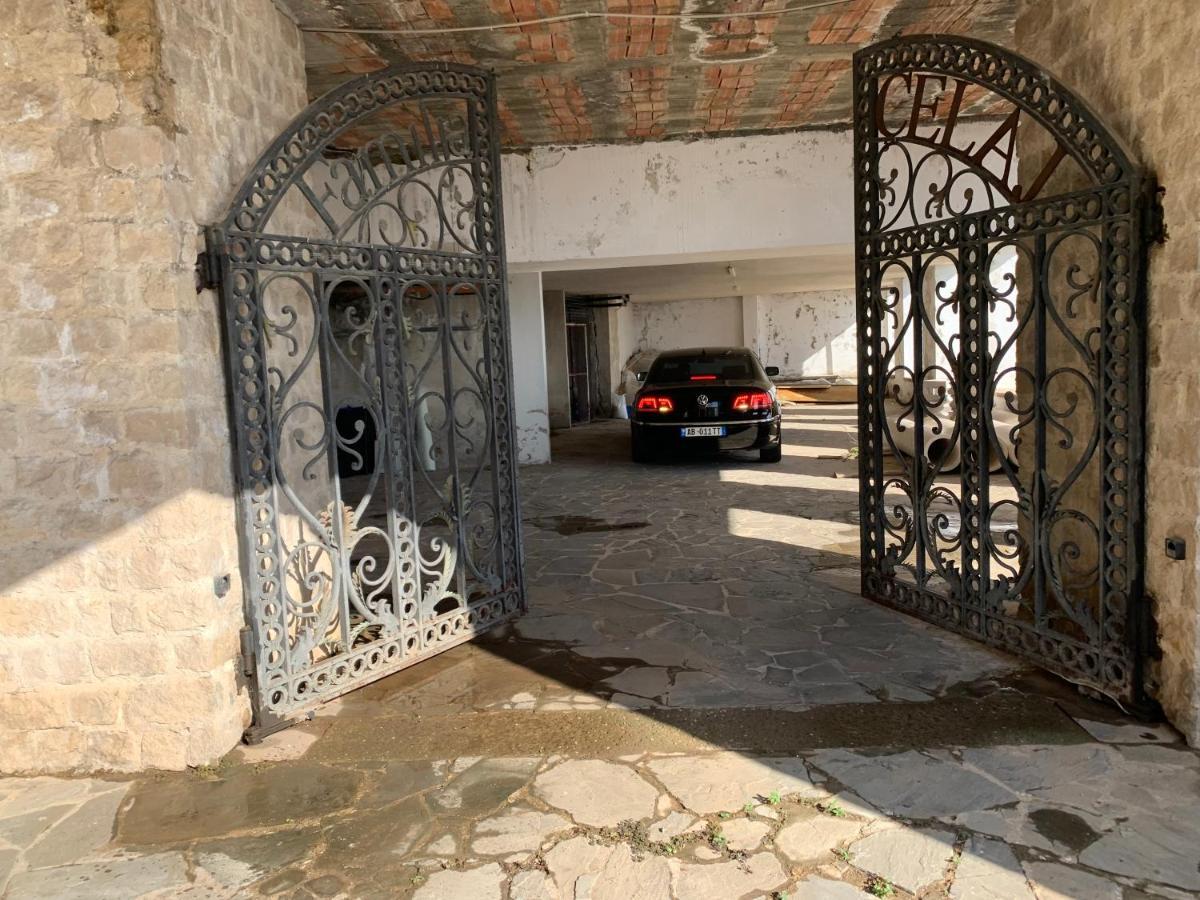 Villa Celaj “The Castle” Krujë Екстериор снимка